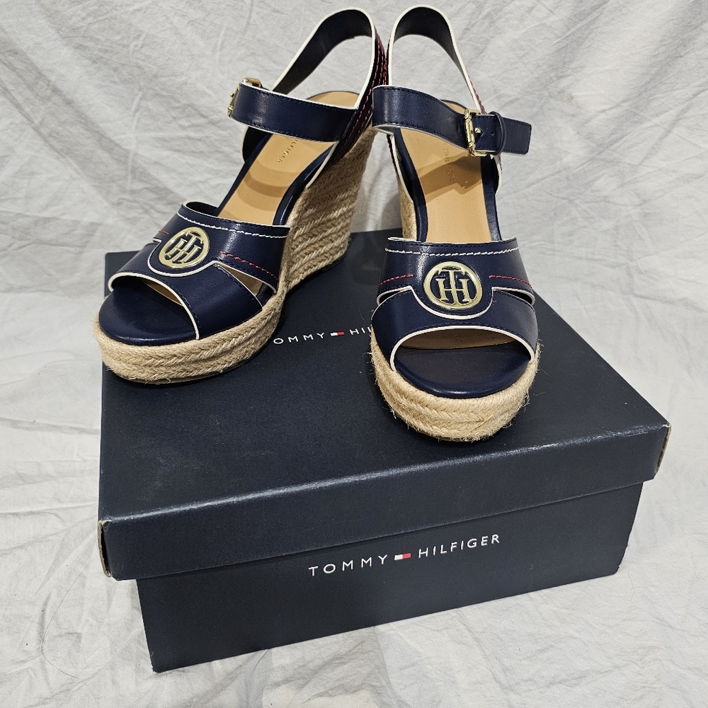 Like New Tommy Hilfiger Women's Kinsey Navy Wedge Sandals